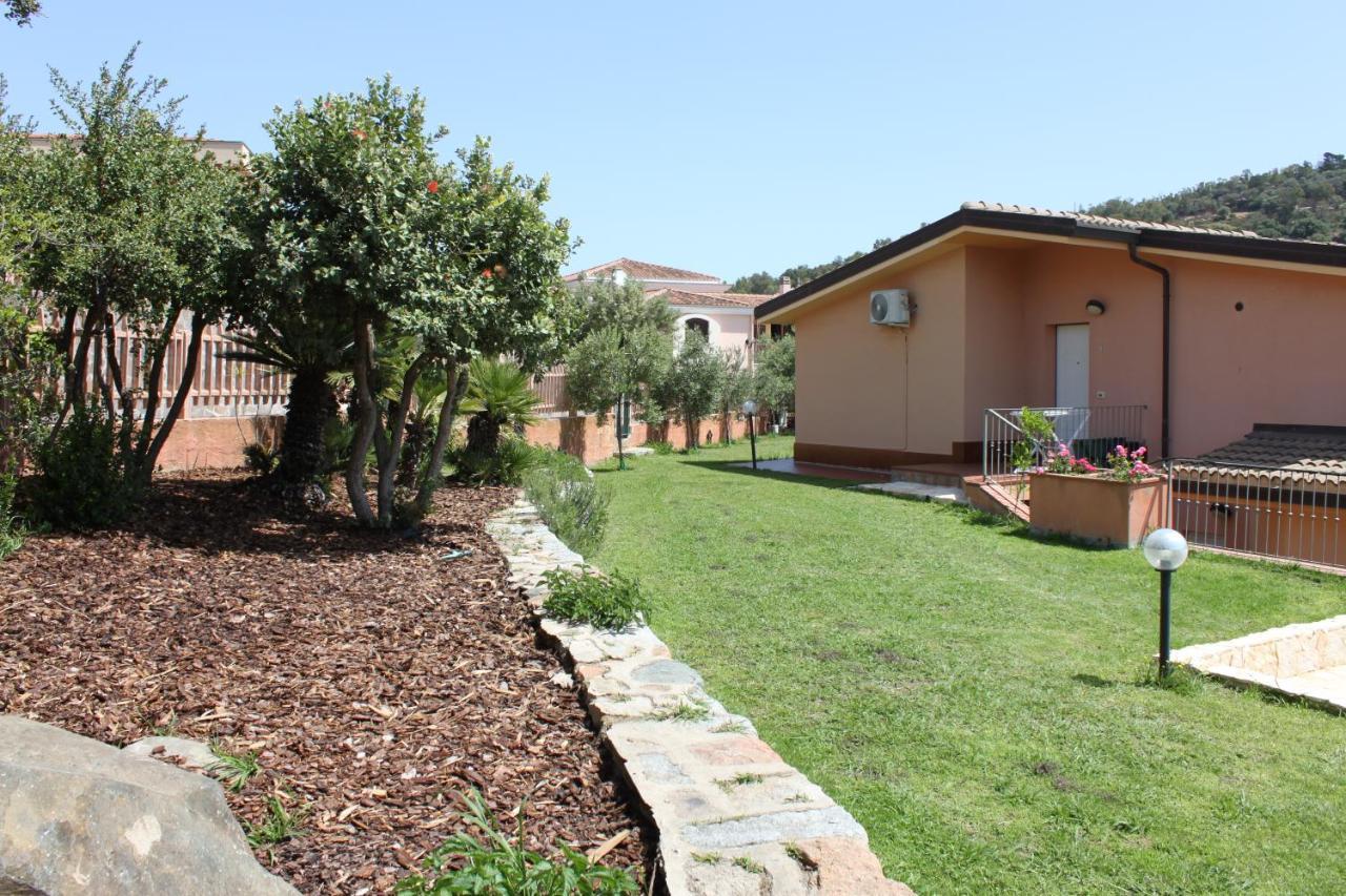 Arbatax Le Terrazze Sul Mare Aparthotel Exterior foto